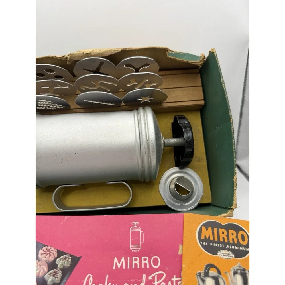Vintage Mirro Aluminum Cookie Cooky Pastry Press 12 Discs 3 Tips  Box Damage